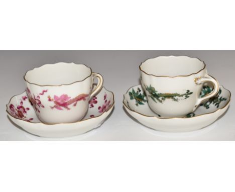 Two Meissen cups and saucers decorated with green and puce dragons, H6cm