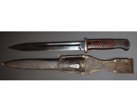 German Seitengewehr 84/95 pattern bayonet with flashguard and 25cm fullered blade, Gerb. Heller makers to ricasso, with scabb