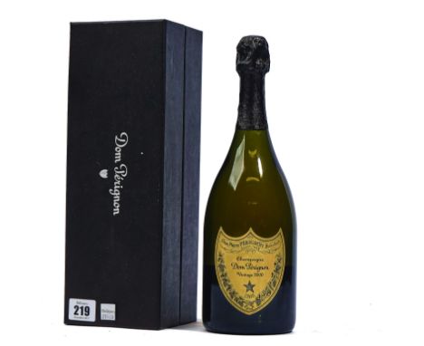 A 75CL BOTTLE OF DOM PERIGNON 2000 VINTAGE CHAMPAGNE, BOXED