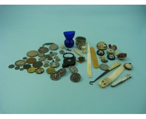 A quantity of Bijouterie, including four silver buttons by Nathan & Hayes, hallmarked Chester 1901, intricately carved bone b
