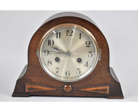 A Mid 20th Century Oak Cased Mantle Clock, 30cm wide 
