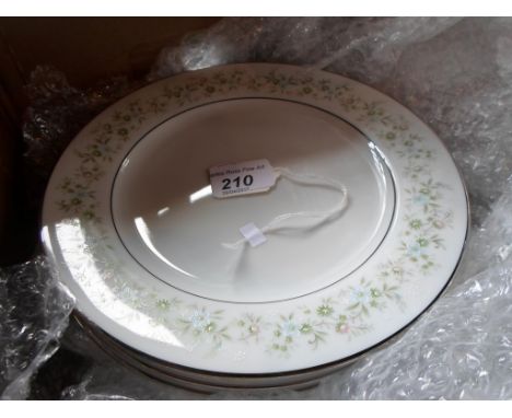 An extensive Noritake Savannah pattern dinner/tea service, comprising: dinner plates, side plates, salad bowls, twin handled 