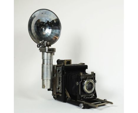 REPORTERKAMERA, Graflex Speed Graphic, 1940er/ 50er-Jahre,Herst. The Folmer Graflex Co./ Rochester N.Y, Lederbalg, augenschei