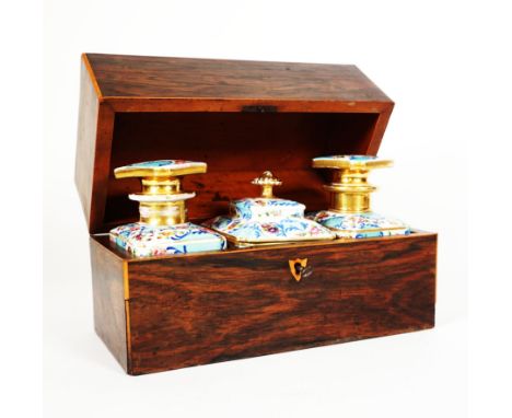TEA CADDY, England, viktorianische Epoche,Mahagonischatulle, goldstaffierter Knauf mit Fliege und Blumen, Schloss mit Schlüss