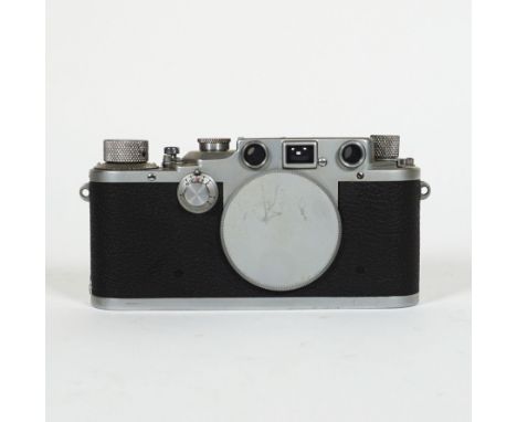 KLEINBILDKAMERA, Leica IIIc, 1941/ 42,Herst. Ernst Leitz/ Wetzlar, Ser.Nr. 381236, Body, Mechanik gängig, keine weitere Funkt