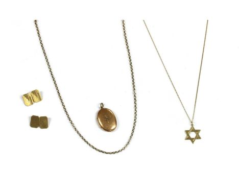A quantity of gold jewellery, to include a pair of 9ct gold engine turned chain link cufflinks, Birmingham, a gold Star of Da