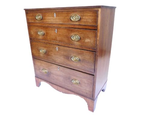 An early 19thC mahogany chest of drawers, the top with a cross banded and ebony strung border above four graduated drawers, e