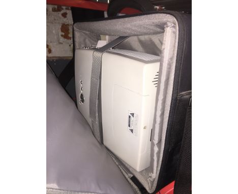 LCD PROJECTOR