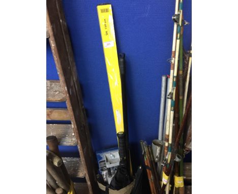 BUNDLE OF MISC. INCLUDING SPIRIT LEVEL, TILE CUTTER AND UMBRELLAS ETC