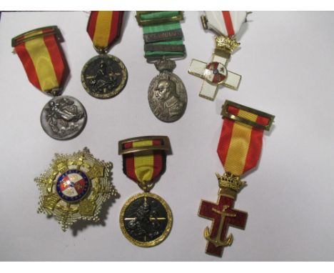 A collection of Spanish medals, to include a 1936 Civil War medal, two commemorative medals for the Vanguard, a 1916 Morocco 