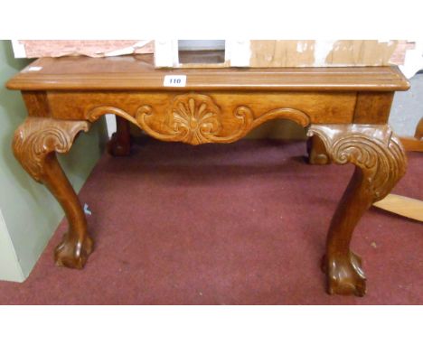 A 71cm reproduction polished mixed wood tea table, set on acanthus scroll cabriole legs - light scratches to top