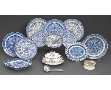 Miscellaneous Spode ceramics, early 19th c, including blue and white transfer printed plates and dishes in patterns Filigree 
