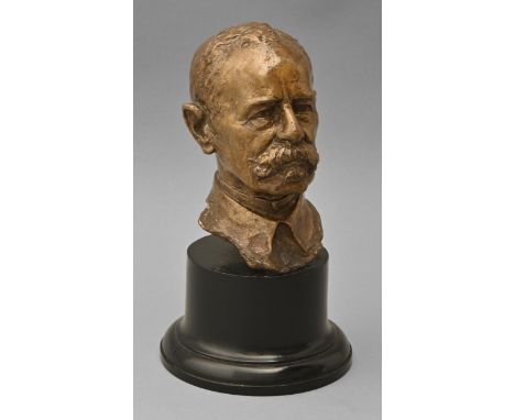 English School, early 20th c - Portrait head of Field Marshal Roberts, 1st Earl Roberts, early 20th c, rich even light brown 