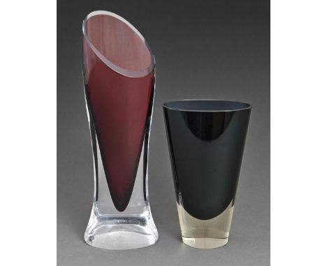 A Nuutajarvi Glassworks purple vase designed by Kaj Franck (1911-1987), c.1959, engraved Kaj Franck Nuutajarvi Notsjo '59, an