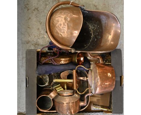 Miscellaneous Victorian copper and other metalware, comprising brass mounted copper bugle, coat scuttle with swing handle, ha