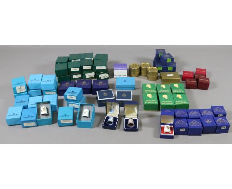 A good collection of boxed ceramic thimbles to include Wedgwood and Coalport examples.