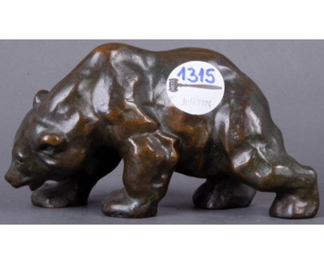 Laufender Bär. Wohl deutsch 20. Jh. Bronze, naturalistisch modelliert, H=9 cm.