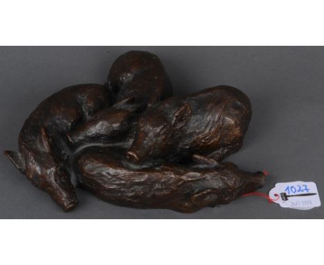 Vera Lwowski (*1923). Frischlingsgruppe. Bronze, am Boden sign./dat. 1969, No. 19/30, H=6,1 cm, B=11 cm, T=17 cm.