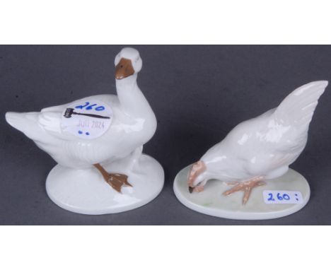 Gans und Huhn. Rosenthal 20. Jh. Porzellan, naturalistisch modelliert und staffiert; am Boden grüne Stempelmarke, Modellnumme