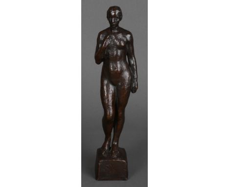 Wilhelm Lehmbruck (1881-1919). Stehende weibliche Figur. Bronze, brüniert, seitl. sign./dat. 1908, H=37,6 cm. Provenienz: Am 