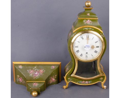 Wandpendule mit Konsole. Zenith. Massivholz, grün gefasst und bunt floral bemalt; Emailzifferblatt mit einfachem Schlüsselauf