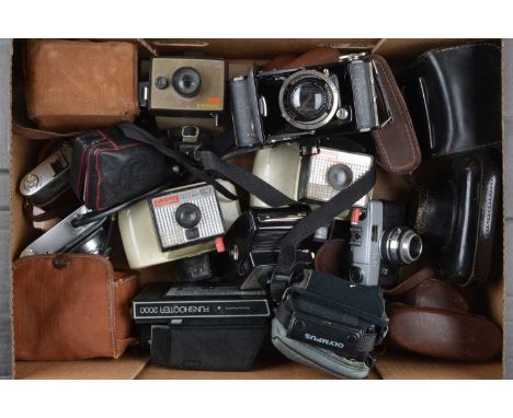 A Tray of Various Cameras,  including a Bell and Howell Electric Eye 127, Yashica Flash-O-Set,  Voigtländer  Vitomatic IIa, S