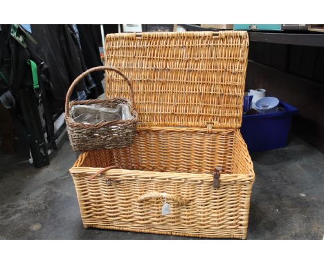 Large wicker picnic hamper/basket and basket