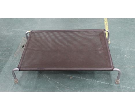 Raised dog bed, width 70 cm, length 100 cm