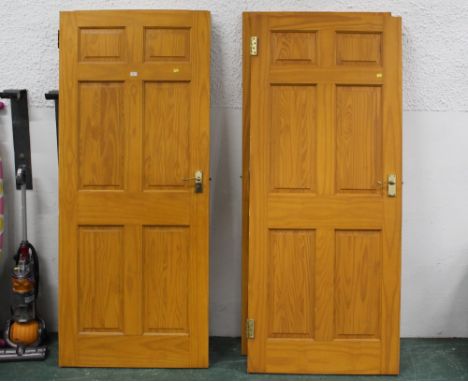 Four interior six panel doors with brass door furniture, height 199 cm, width 84 cm, depth 4 cm