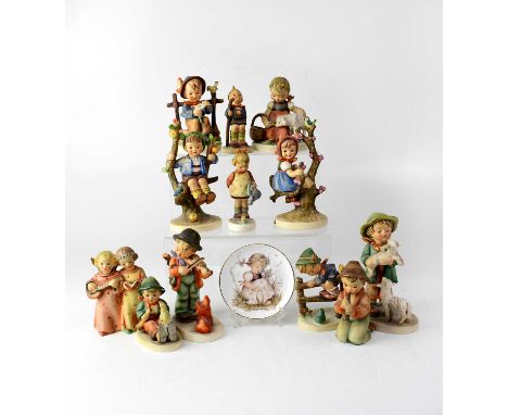 GOEBEL; twelve figures and a pin dish (13).