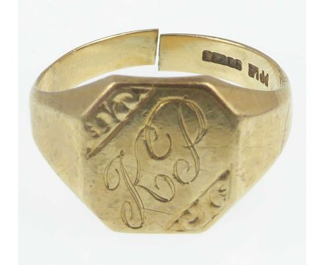 A vintage 9ct gold signet ring with the diagonal initials 'KP' and floral stripes, size R, approx. 5g.Condition Report: Shank