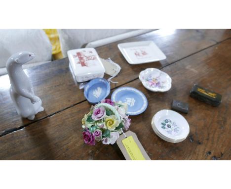 A collection on porcelain and sundry items to include: 3 Royal Worcester dishes, 1 Royal Crown Derby dish, 2 Wedgwood Jasperw