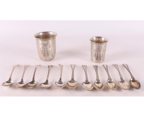 Two 2nd grade 835/1000 silver birth cups and various teaspoons, 20th century, total 282.5 grams, tot. 13x.