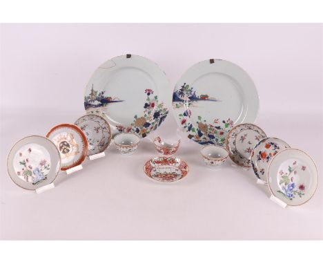 A lot of various Chinese porcelain, including plates and cups with saucers, China, 18th century, up to 12x (damaged).