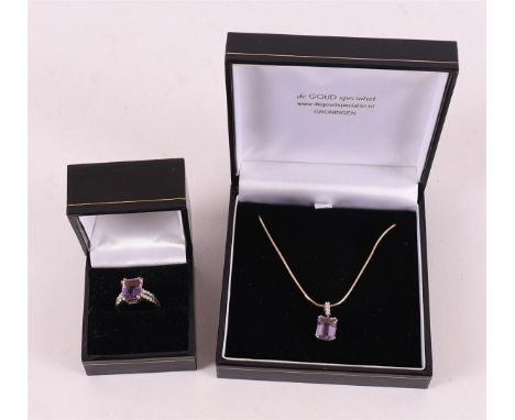 A 14 kt 585/1000 half parure, consisting of ring and necklace with purple amethyst and brilliants, gross weight ring 3.6 gram