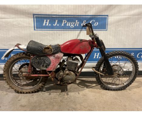 Cotton Couger scrambles motorcycle. 1961/64Fitted with Villiers engine with good compression.For spares or repairs. 