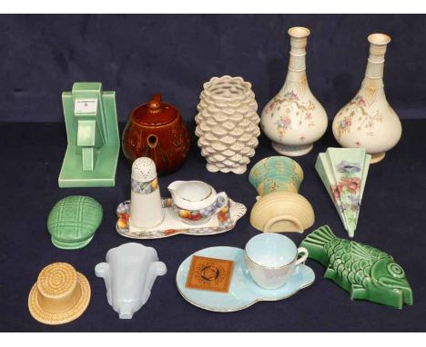 Sixteen items of Art Deco pottery to include Sylvac, Crown Devon, Maling &amp; Radford