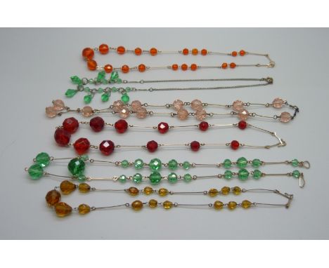 Six vintage necklaces 