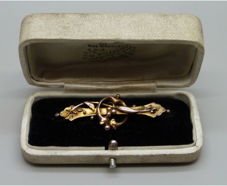 A 9ct gold brooch, Birmingham 1903, 2.6g, with a vintage box 