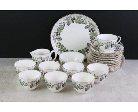 Royal Worcester ' Lavinia ' pattern tea ware, pattern no. Z 2821, comprising 8 teacups &amp; saucers, 5 tea plates, milk jug,