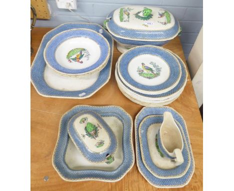 A 30 PIECE EARLY 1900's COPELAND SPODE POTTERY PART DINNER SERVICE OF DR WALL WORCESTER DESIGN 