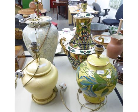 IDA BELLINI FLORAL PATTERN TABLE LAMP AND SHADE, GILT AND FLORAL DECORATED TABLE LAMP AND SHADE AND TWO OTHERS (ONE CHIPPED) 