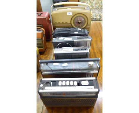 A VINTAGE BUSH RADIO RECEIVER TYPE TR82B AND FIVE OTHER RADIOS 