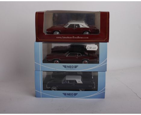 A ANS 1:18 scale model of a Ford Thunderbird HardTop- 1963. Together with a 1:43 scale American Excellence Ford Thunderbird L