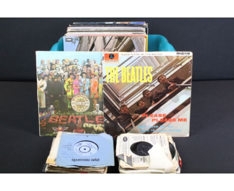 Vinyl - Approx 50 Rock &amp; Pop LPs &amp; over 50 7" singles to include The Beatles (Please Please Me, Sgt Pepper), Simon Du