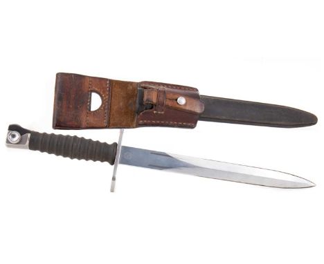 SWISS SIG 1957 BAYONET POST-WAR the stell blade stamp mark over ribbed composition grip, in original scabbard, with leather f