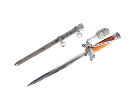 WWII Second World War Third Reich Nazi German Army Officer's parade dagger. The dagger having a steel oak leaf pommel, twiste