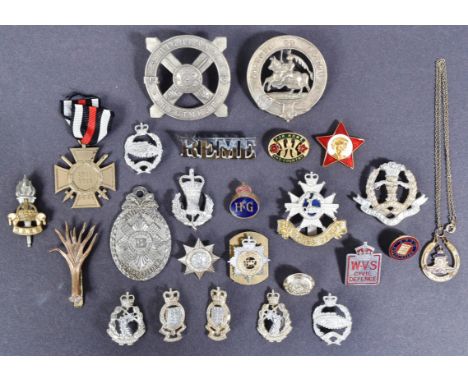 A collection of assorted Military pins and cap badges to include; Highland Regiment,&nbsp;Scottish. 6th (Fifeshire) VB Black 