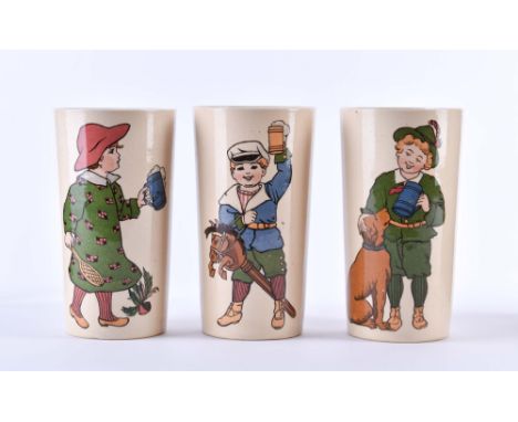 3  Becher Villeroy &amp;amp; Boch Mettlach um 1910Steinzeug, leicht konische Form, farbig staffiert, glasiert, Prägemarke, Mo