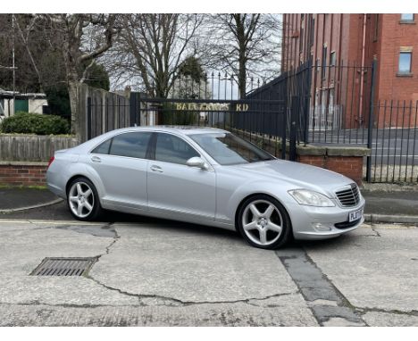 A very well-presented luxury saloon with Mercedes seemingly indestructible 3.2-litre diesel six-cylinder engine, benefitting 